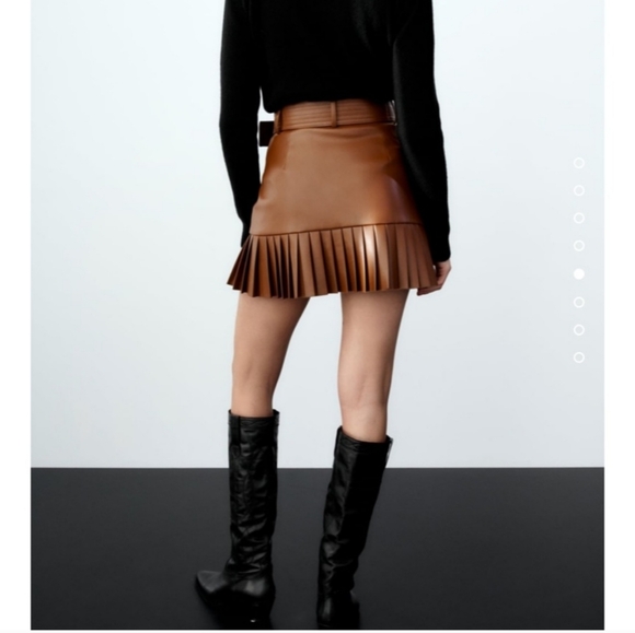 Zara faux leather pleated skirt - Picture 4 of 8
